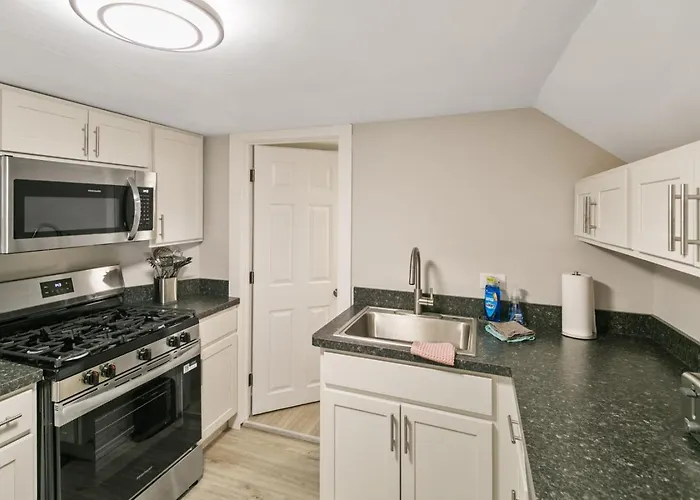 Apartment Cozy In Dt Libertyville, Near Naval Base Libertyville