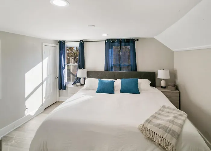 Apartment Cozy In Dt Libertyville, Near Naval Base Libertyville