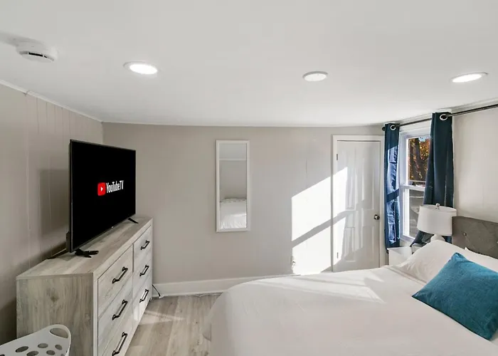 Apartment Cozy In Dt Libertyville, Near Naval Base Libertyville