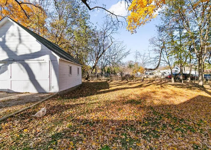 Cozy In Dt Libertyville, Near Naval Base *